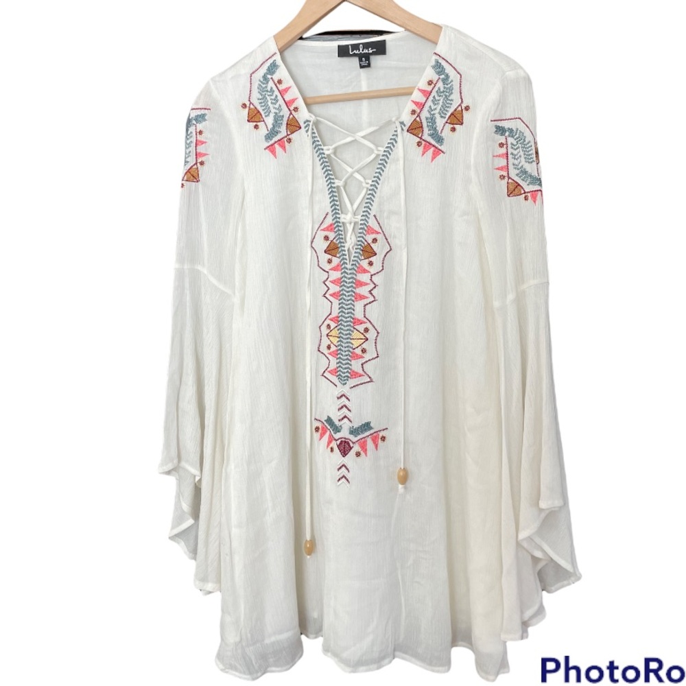🛑Lulu’s Embroidered Mini Dress with Bell Sleeves sz S